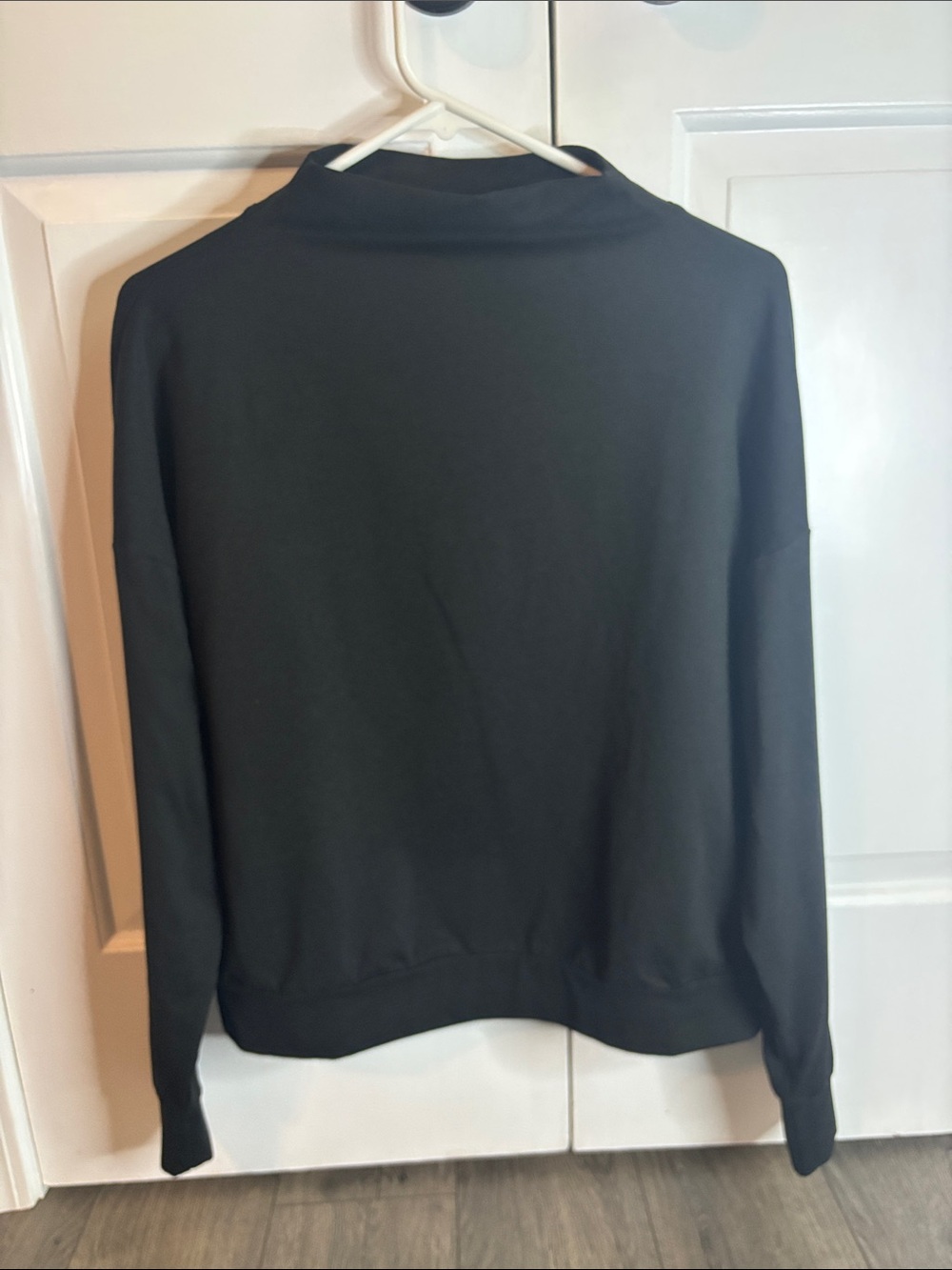 Vuori Black Long Sleeve Mock Neck Pullover Sweatshirt